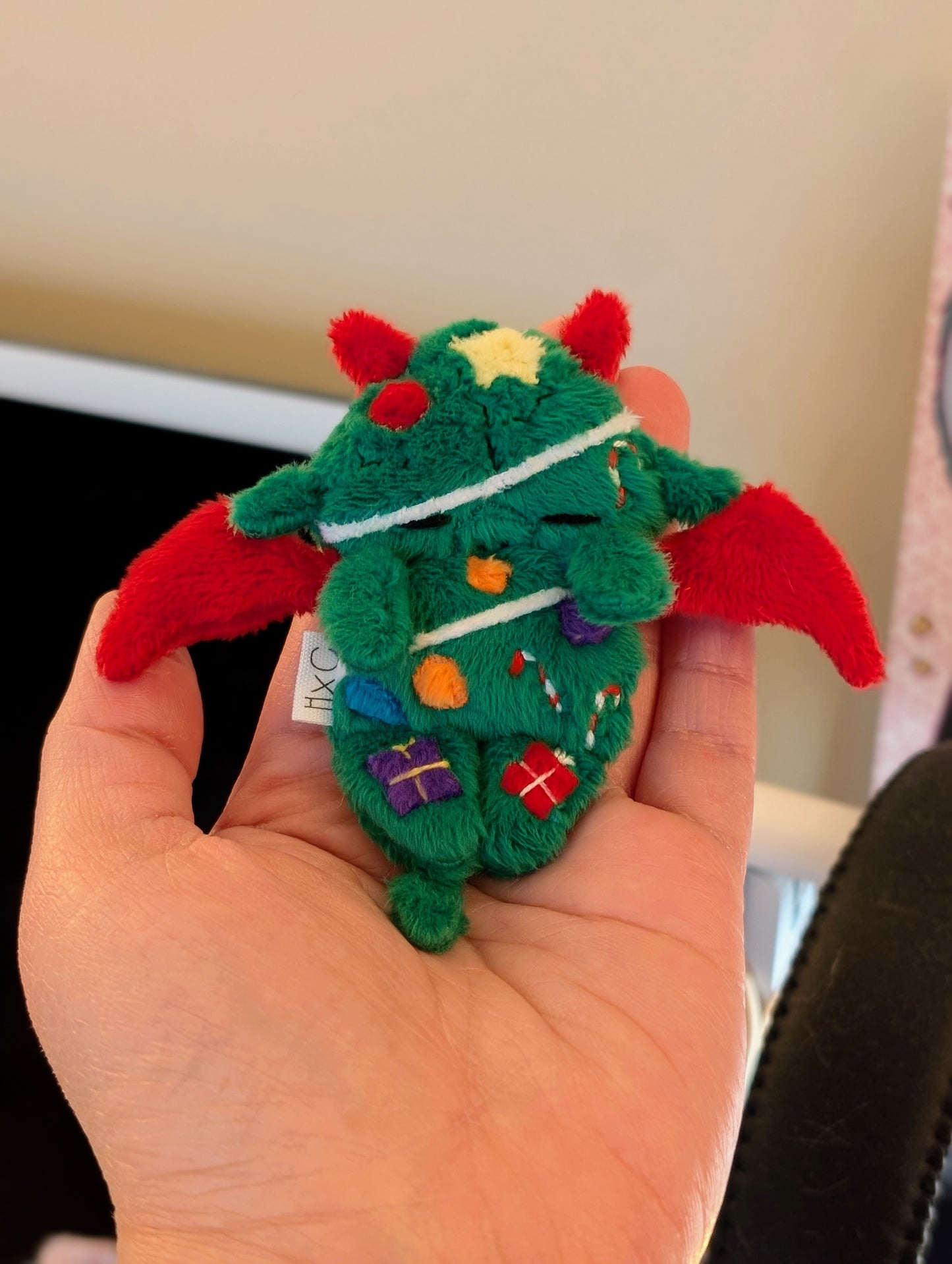 Tiny Xmas Gargoyle (IG RTB Winner only)