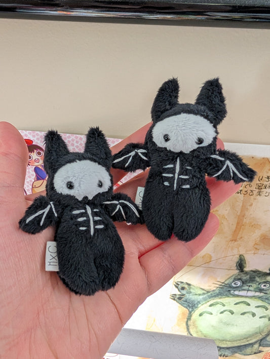 Tiny Skelly Bat